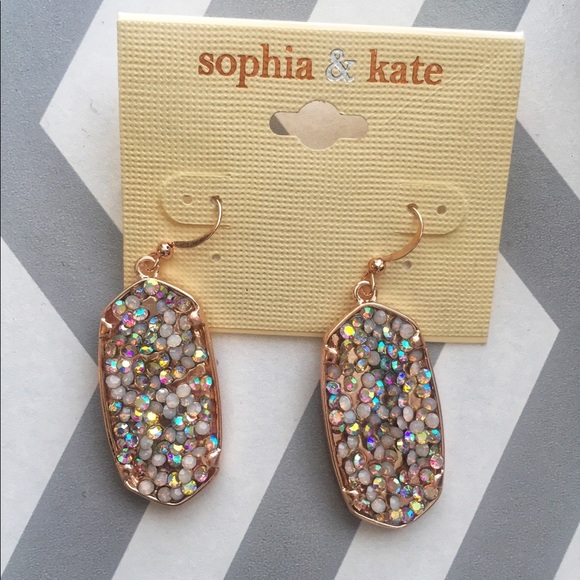 Sophia & Kate Jewelry - 🎉NWT Sophia & Kate cluster earrings🎉
